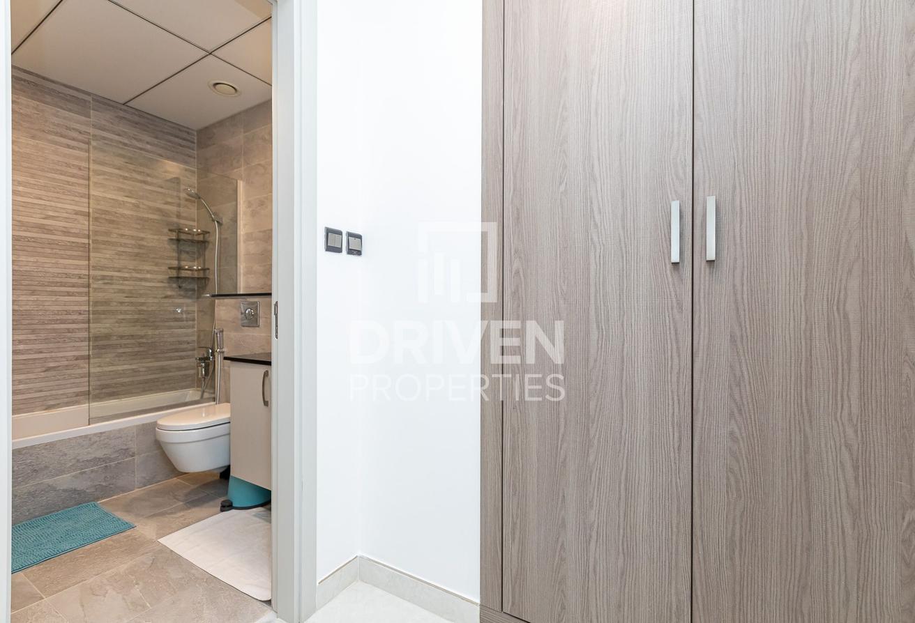 Well-maintained | Spacious Unit | Vacant photo 14