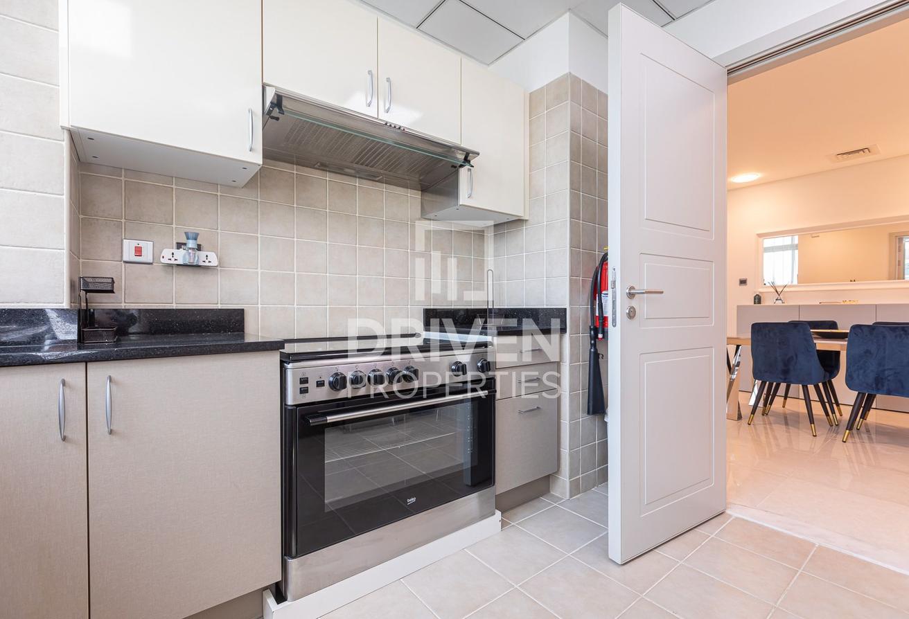 Well-maintained | Spacious Unit | Vacant photo 12