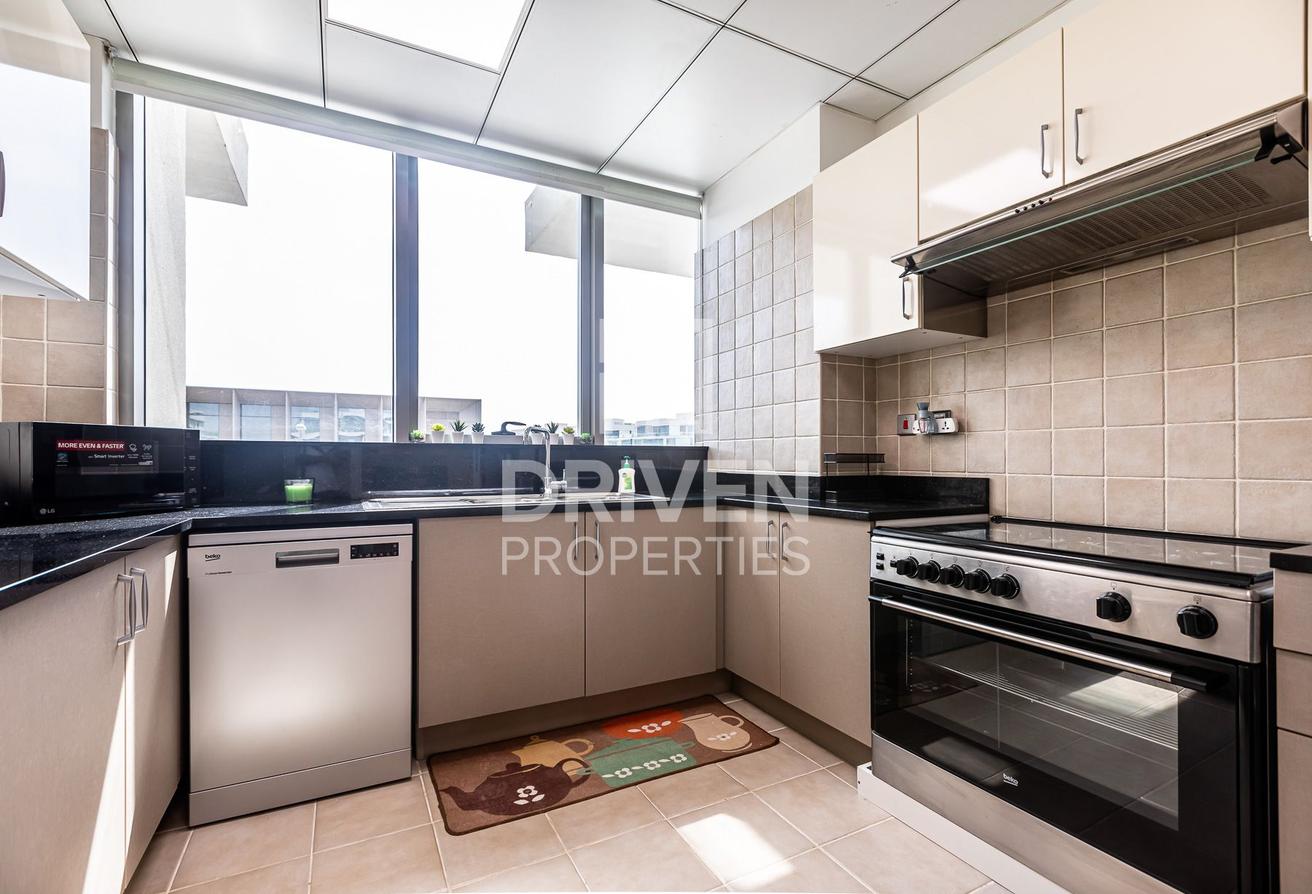 Well-maintained | Spacious Unit | Vacant photo 13
