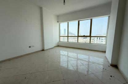 Apartment - 3 - 3 for rent in Al Majaz Tower - Al Majaz 3 - Al Majaz - Sharjah Apartment - 3 - 3 for rent in Al Majaz Tower - Al Majaz 3 - Al Majaz - Sharjah