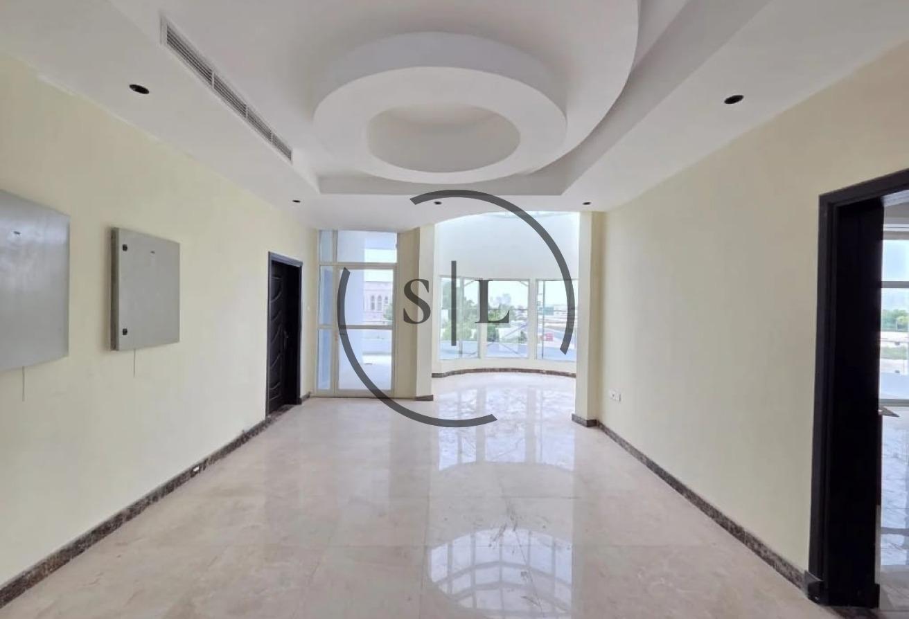 Fully Renovated Villa l Premium Features with Pool photo 4