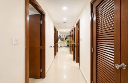 Apartment - 4 Bedrooms - 5 Bathrooms for rent in Golden Sands 9 - Al Mankhool - Bur Dubai - Dubai