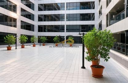 Apartment - 4 Bedrooms - 5 Bathrooms for rent in Golden Sands 9 - Al Mankhool - Bur Dubai - Dubai