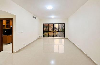 Apartment - 4 Bedrooms - 5 Bathrooms for rent in Golden Sands 9 - Al Mankhool - Bur Dubai - Dubai