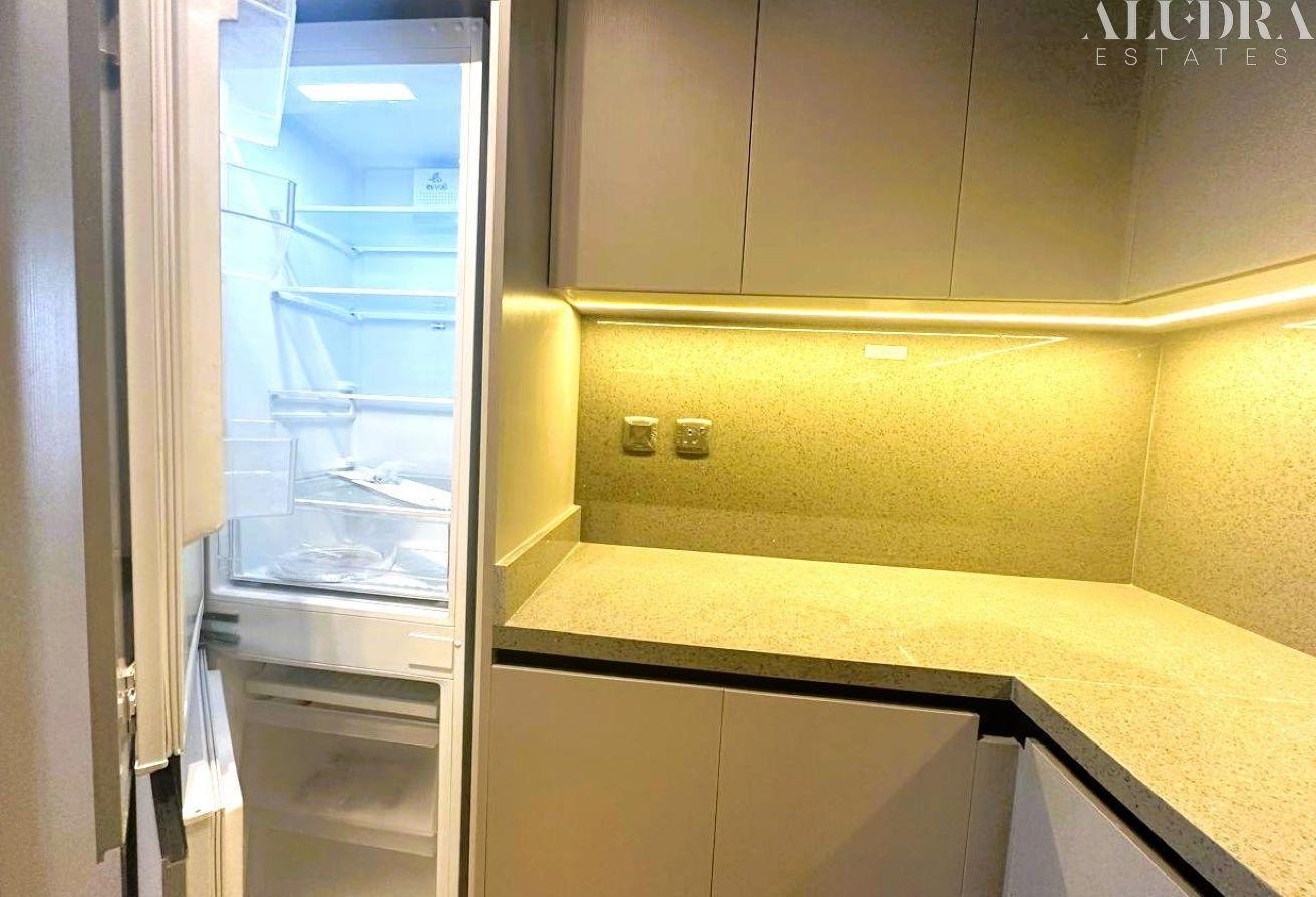 Brand New 1BR | Corner Unit | Italian Furniture photo 7