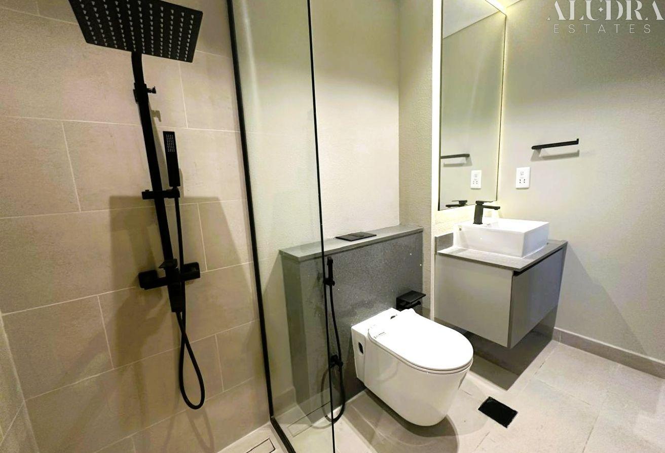 Brand New 1BR | Corner Unit | Italian Furniture photo 14
