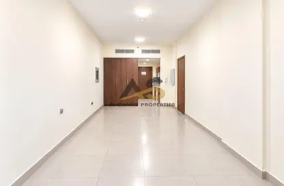 Apartment - 1 Bathroom for rent in Al Souk Al Kabeer - Bur Dubai - Dubai