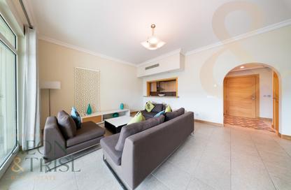 Apartment - 2 - 4 for rent in Al Das - Shoreline Apartments - Palm Jumeirah - Dubai