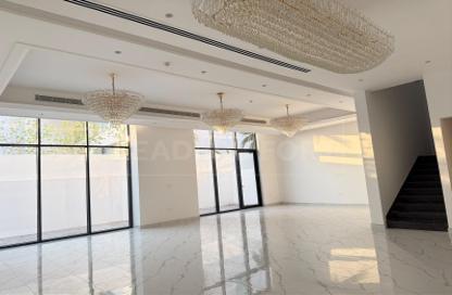 Villa - 6 Bedrooms - 7 Bathrooms for rent in Jumeirah 1 Villas - Jumeirah 1 - Jumeirah - Dubai