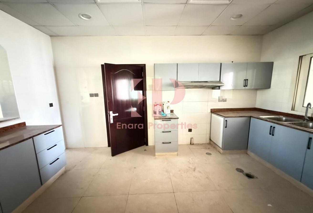 Spacious 5Bed Room Villa + Maid l Close to DAA photo 6