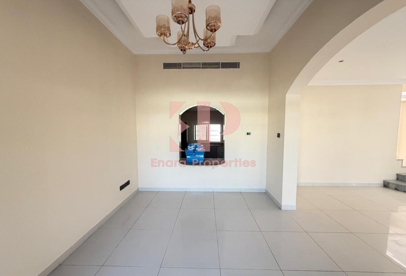 Spacious 5Bed Room Villa + Maid l Close to DAA photo 4