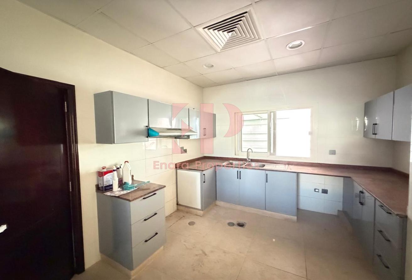 Spacious 5Bed Room Villa + Maid l Close to DAA photo 5
