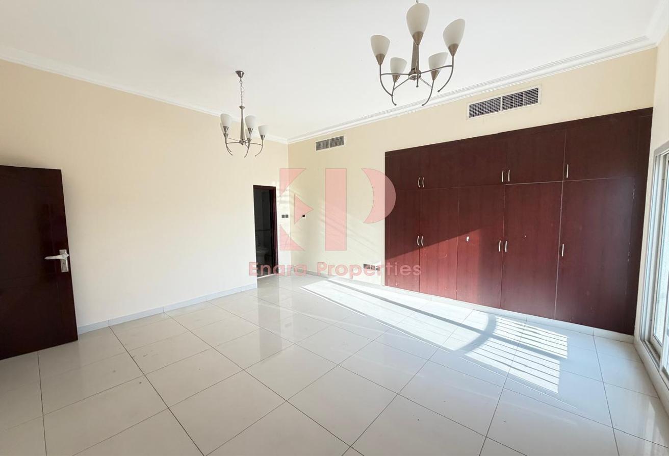 Spacious 5Bed Room Villa + Maid l Close to DAA photo 12