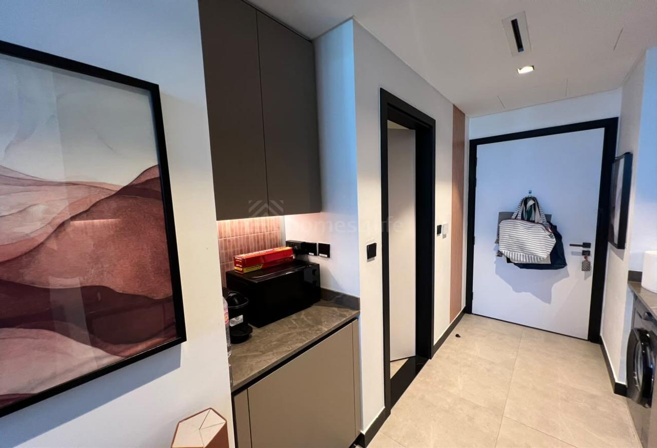 Fully Furnished | High Floor | Ready to Move photo 11
