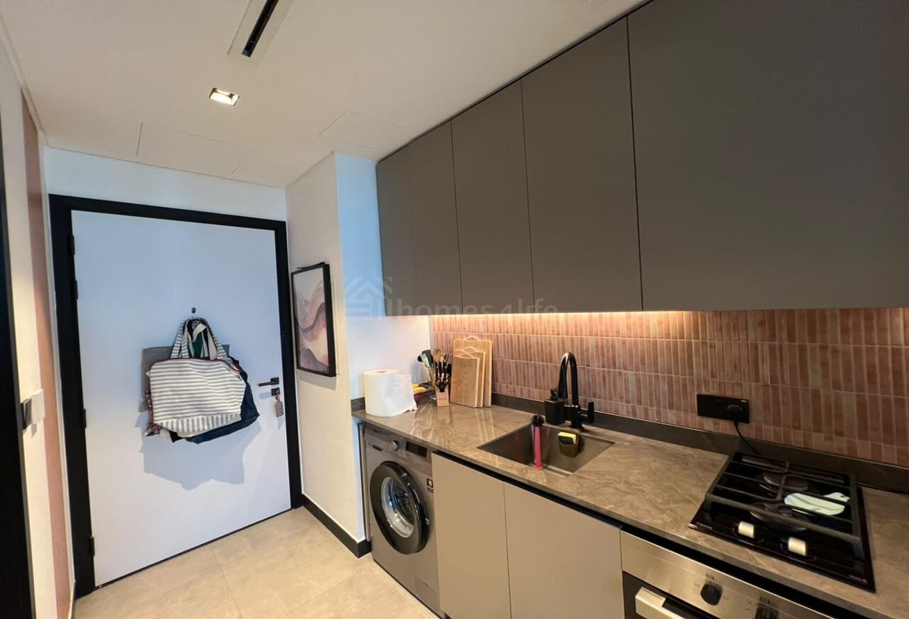Fully Furnished | High Floor | Ready to Move photo 6