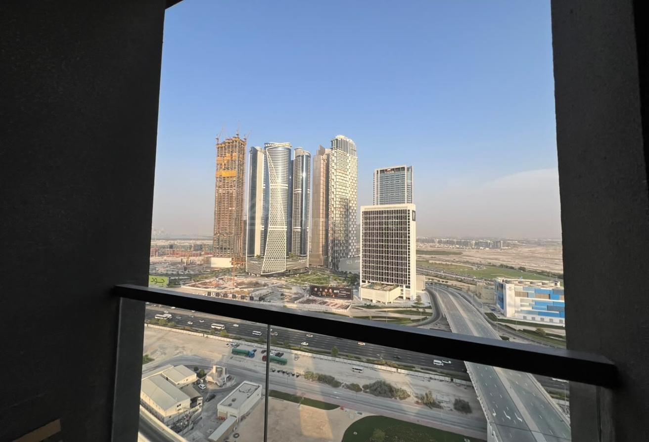 Fully Furnished | High Floor | Ready to Move photo 4