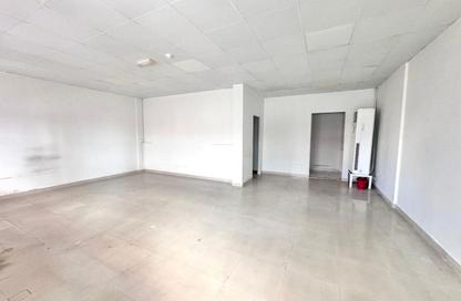 Shop - Studio - 1 Bathroom for rent in Building Z02 - England Cluster - International City - Dubai