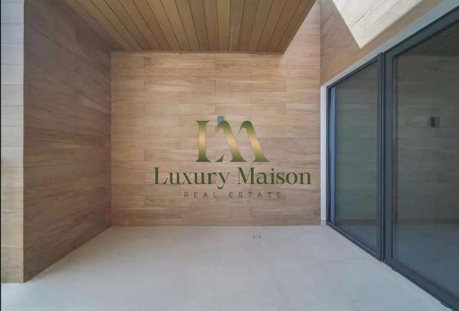 CLOSE TO AMENITIES |3 BR + MAID | SINGLE ROW photo 3