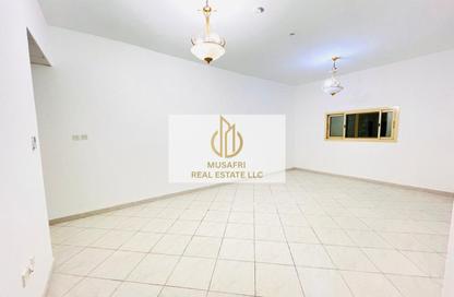 Apartment - 3 Bedrooms - 3 Bathrooms for rent in Muwailih Building - Muwaileh - Sharjah