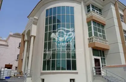 Villa - Studio - 5 Bathrooms for rent in Khalifa City - Abu Dhabi