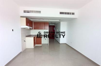 Apartment - Studio - 1 for rent in Suroor Towers - Al Khan - Sharjah