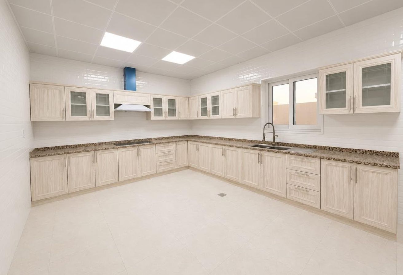 Brand New Luxury 4 en-suite bedrooms — image 9
