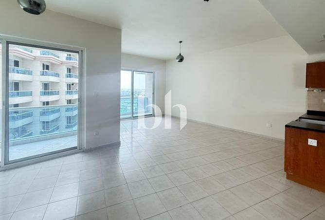 76922209 - Property Main Image