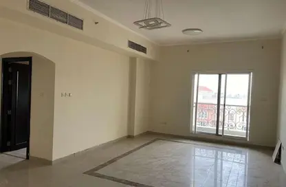 شقة - 2 غرف نوم - 3 حمامات للايجار في برج ترافلغار - منطقة مركز الأعمال - المدينة العالمية - دبي