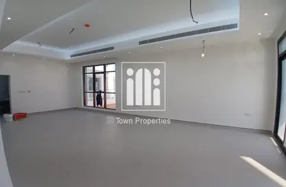 Villa - 4 Bedrooms - 7 Bathrooms for rent in Baniyas - Abu Dhabi