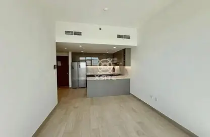 شقة - 3 غرف نوم - 2 حمامات للايجار في عزيزي العنبر - الفرجان - دبي