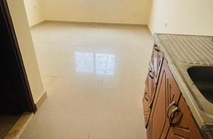Apartment - Studio - 1 Bathroom for rent in Fire Station Road - Muwaileh - Sharjah