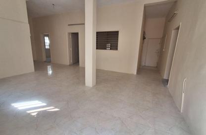 Apartment - 5 Bedrooms - 5 Bathrooms for rent in Al Sabkha - Al Riqqa - Sharjah