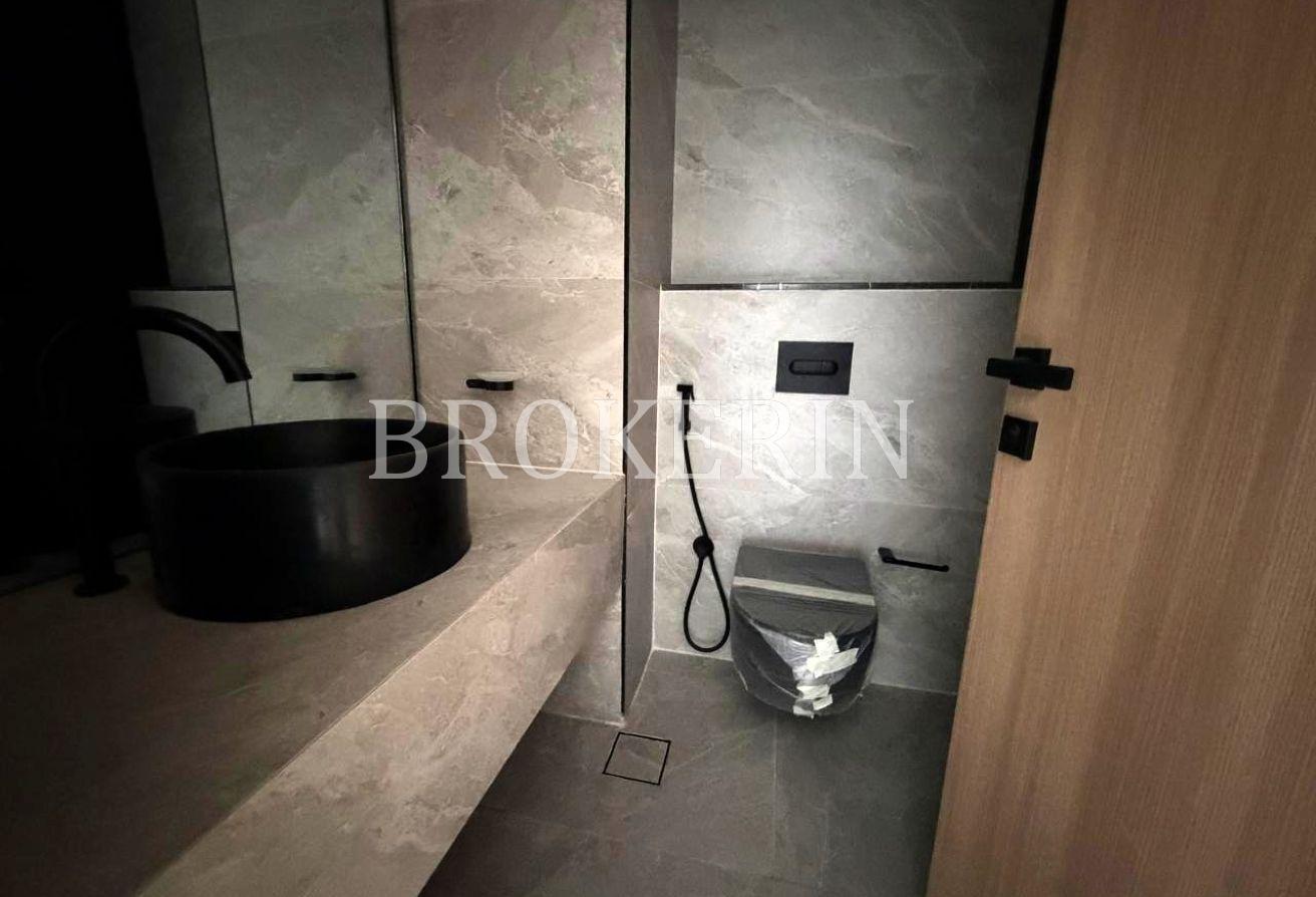 MODERN FINISH | BRIGHT HOME | PRIME LOCATION AREA photo 5