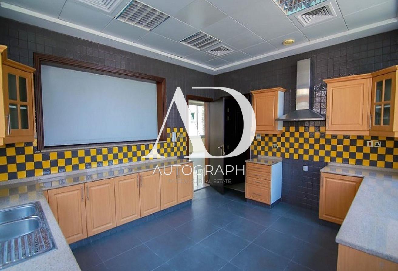 Modern 5 Bed Independent Villa with Private Pool photo 7
