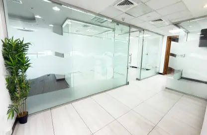 مكتب - استوديو - 2 حمامات للايجار في P50 - الدانه - أبوظبي