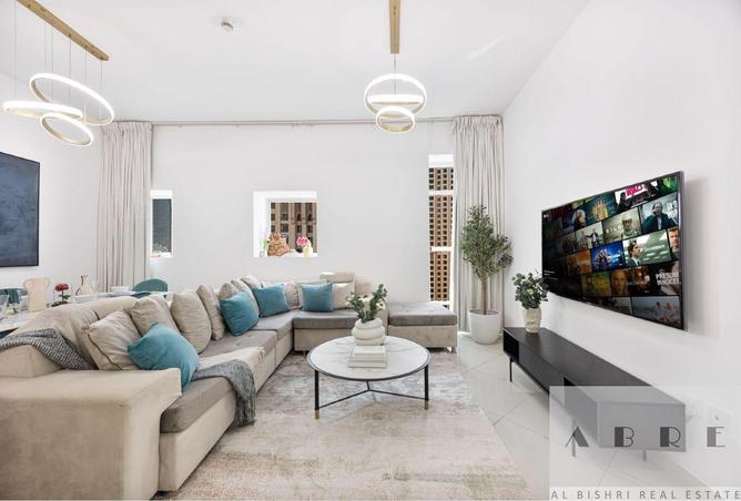 FULLY FURNISHED - HIGH FLOOR - MARINA VIEW photo 2