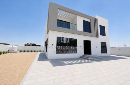 Villa - 4 Bedrooms - 5 Bathrooms for rent in Al Aweer 1 - Al Aweer - Dubai