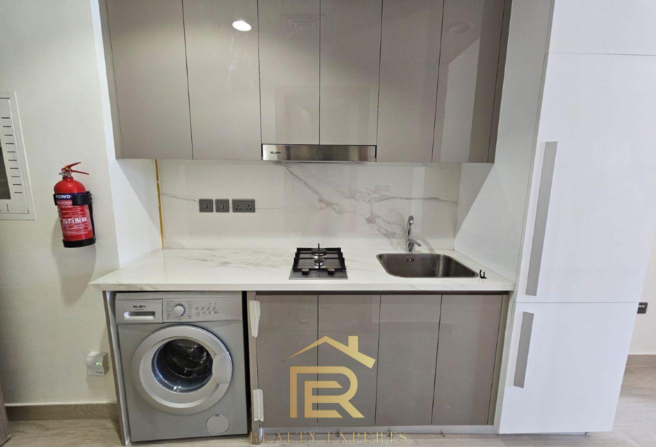 EXQUISITE STUDIO | MULTIPLE UNITS | GREAT DEAL!!! photo 2