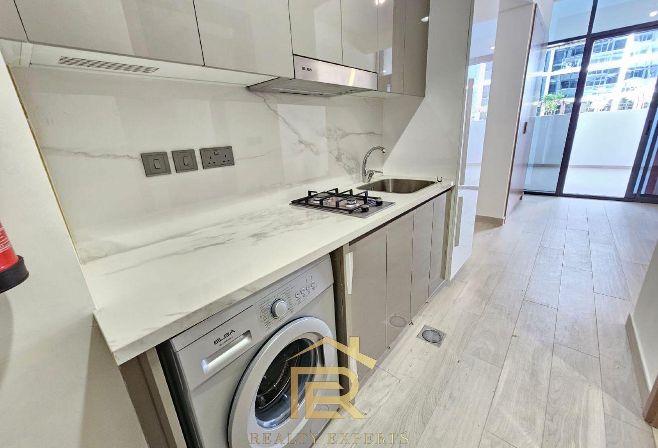 EXQUISITE STUDIO | MULTIPLE UNITS | GREAT DEAL!!! photo 3