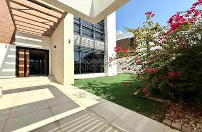 Villa - 4 Bedrooms - 5 Bathrooms for rent in West Yas - Yas Island - Abu Dhabi