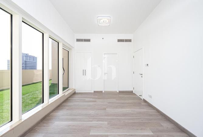 141916105 - Property Image 2