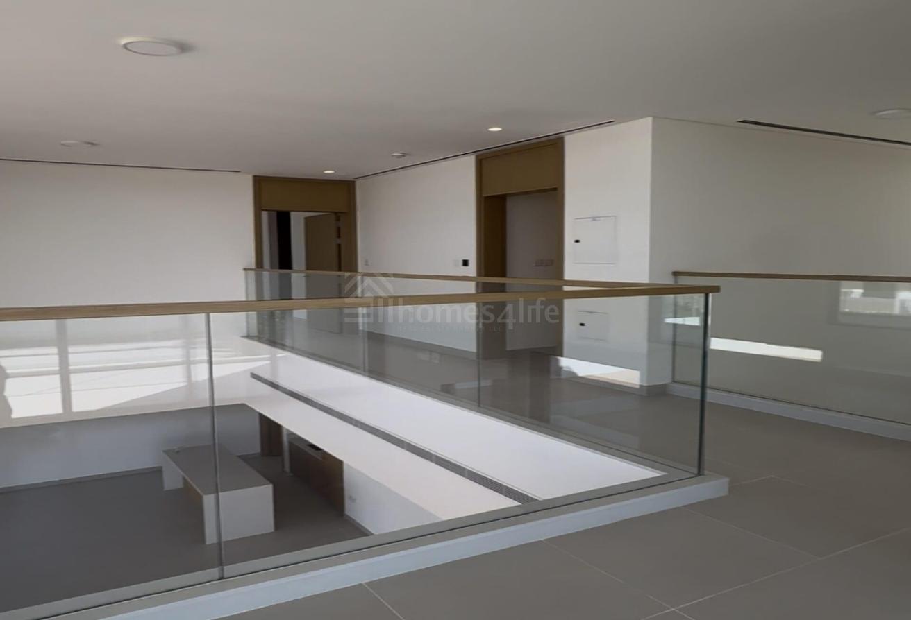 True corner unit / Fresh listing / Biggest Plot photo 11