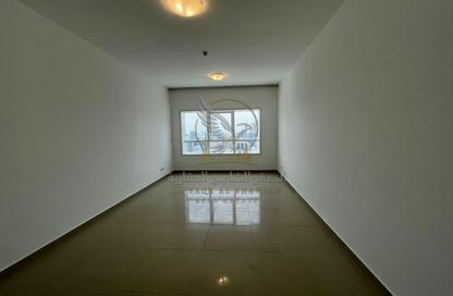 Apartment - 1 Bedroom - 2 Bathrooms for rent in Al Khan Corniche - Al Khan - Sharjah