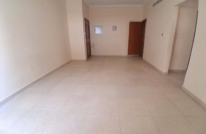 Apartment - 2 - 2 for rent in Fire Station Road - Muwaileh - Sharjah Apartment - 2 - 2 for rent in Fire Station Road - Muwaileh - Sharjah
