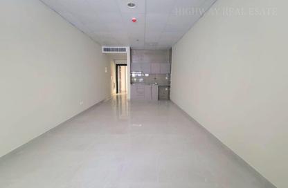 Apartment - Studio - 1 Bathroom for rent in Muwaileh 29 Building - Muwaileh - Sharjah