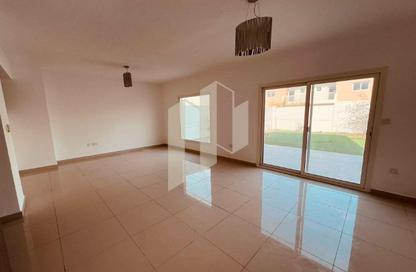 Villa - 3 Bedrooms - 4 Bathrooms for rent in Manazel Al Reef 2 - Al Samha - Abu Dhabi