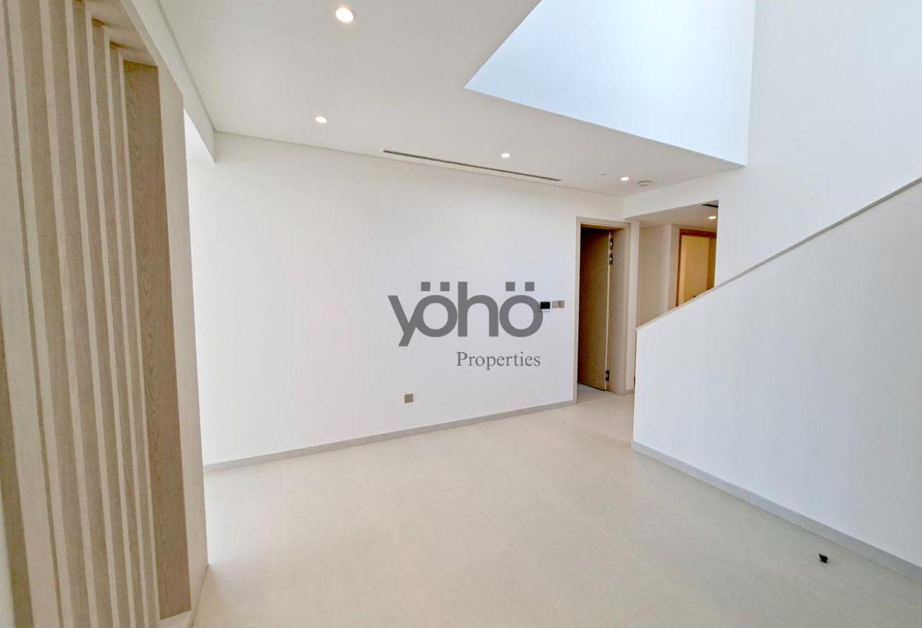 Modern 5BR Villa | Private Plot | Community Views photo 27