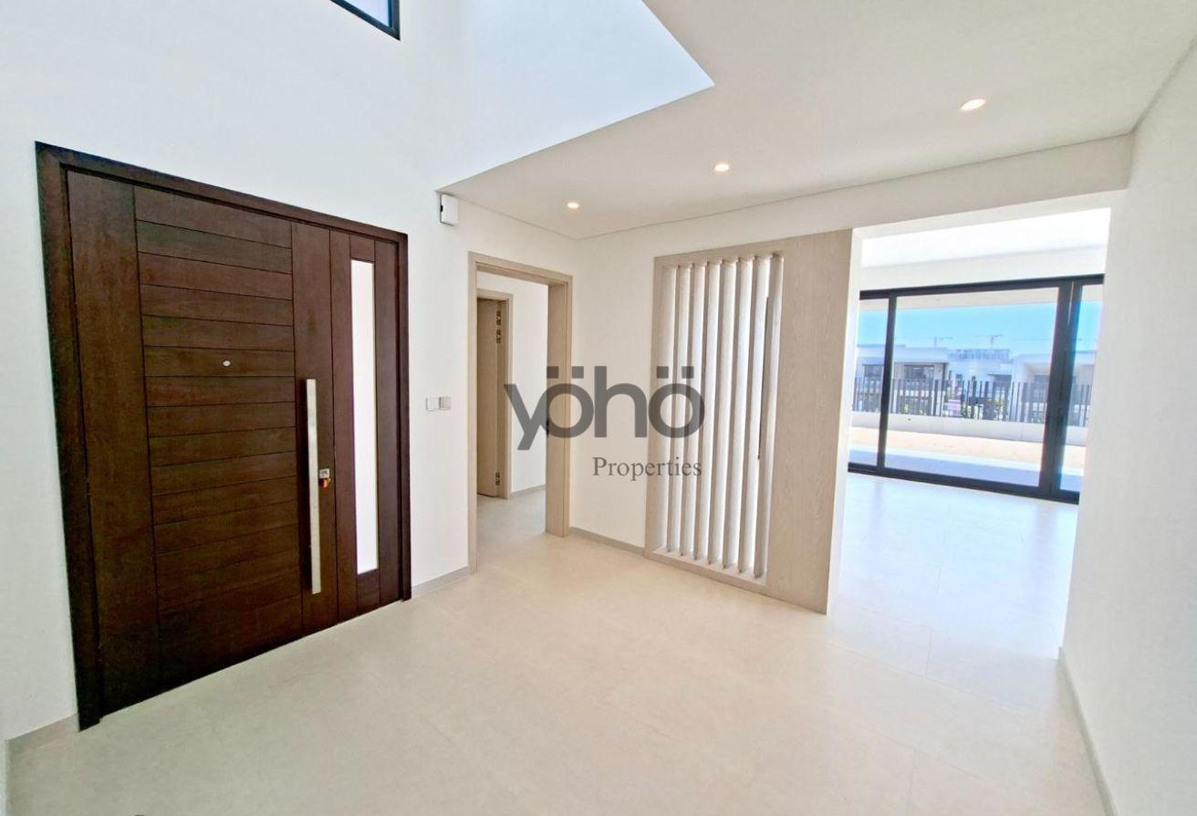 Modern 5BR Villa | Private Plot | Community Views photo 30