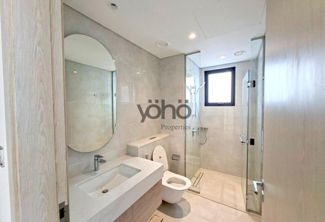 Modern 5BR Villa | Private Plot | Community Views photo 26