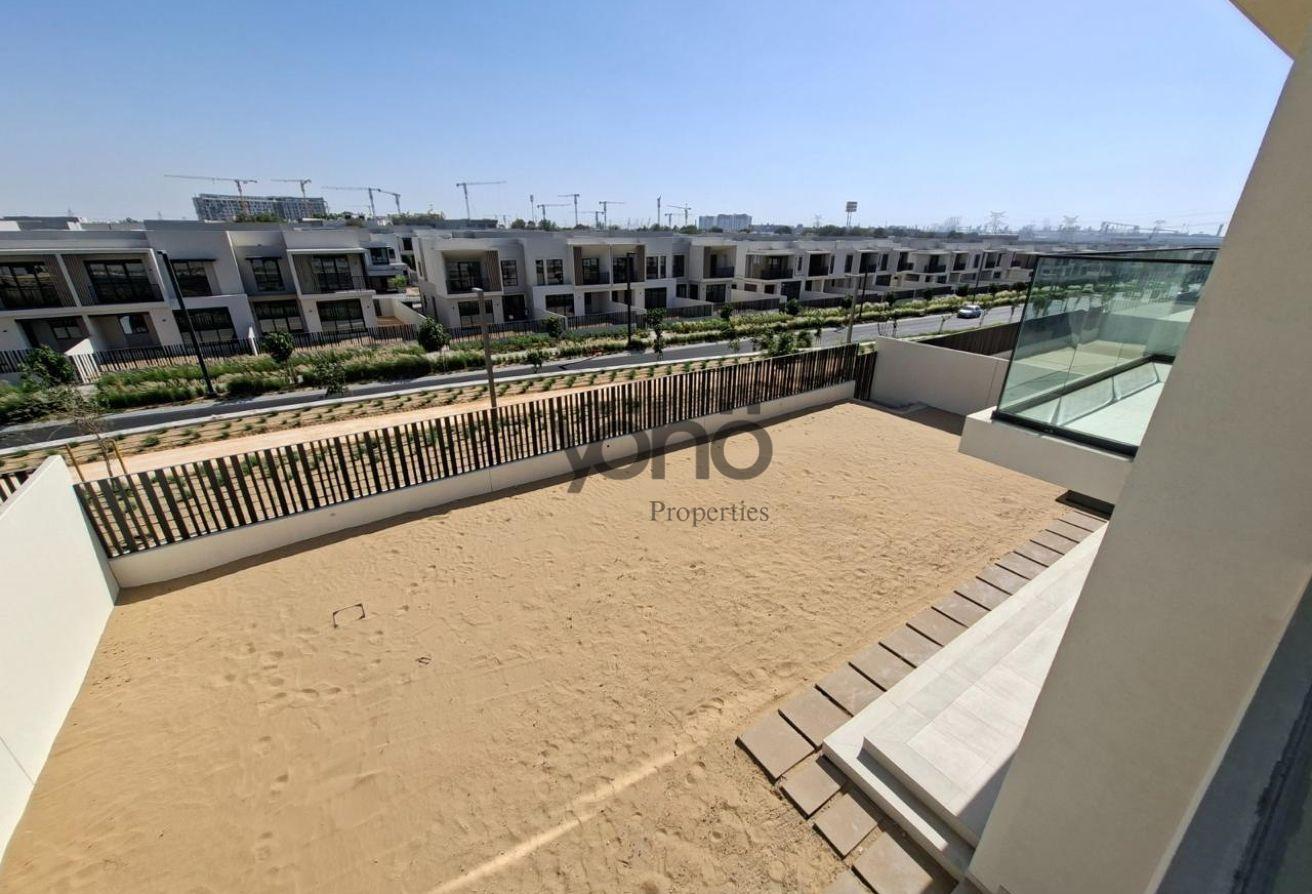 Modern 5BR Villa | Private Plot | Community Views photo 4
